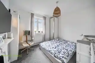 54 Love Lane, photo 3