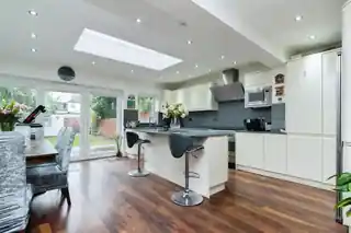 54 Priory Road, photo 2