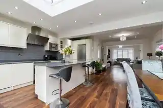 54 Priory Road, photo 3