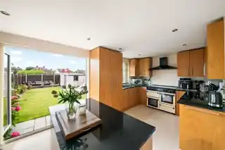 54 Romney Road, photo 2
