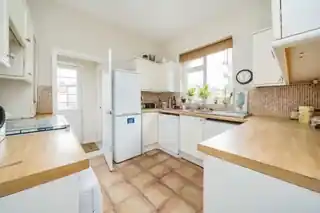 54 Sunny Gardens Road, photo 2
