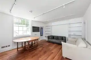 54 Thornhill Square, photo 3