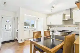 54 Waleton Acres, photo 2