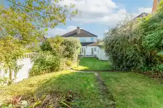 54 Waverley Avenue, photo 3