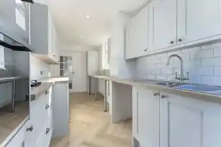 54 Waverley Avenue, photo 2