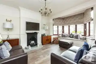 545 Upper Brentwood Road, photo 4
