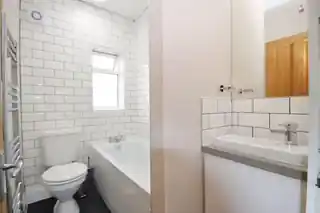 54A Crossmead Avenue, photo 3