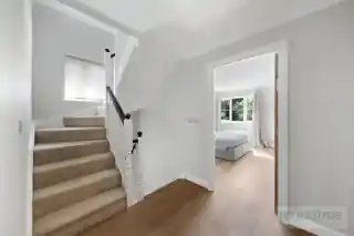 55 Ashley Lane, photo 4