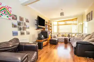 55 Cheshire Gardens, photo 3