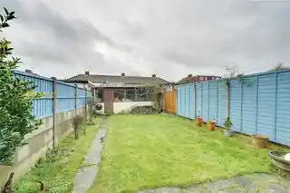 55 Chester Gardens, photo 2
