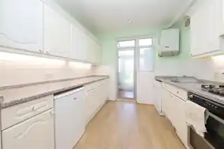 55 Deane Croft Road, photo 3