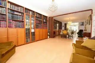 55 Edgwarebury Gardens, photo 3