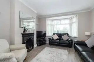 55 Forest Road, photo 2