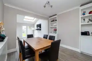 55 Forest Road, photo 3