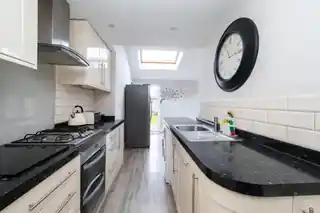 55 Forest Road, photo 4