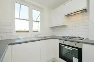 55 Garnham Close, photo 2
