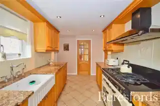 55 Gillian Crescent, photo 3