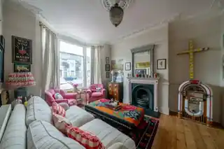 55 Grove Green Road, photo 4