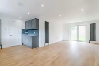 55 Grove Road West, photo 2