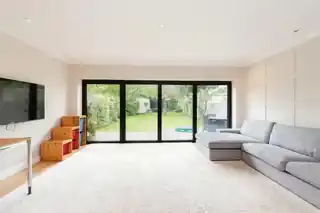 55 Hazel Close, photo 2
