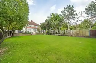 55 Longfield Avenue, photo 2