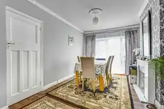 55 Mogden Lane, photo 3