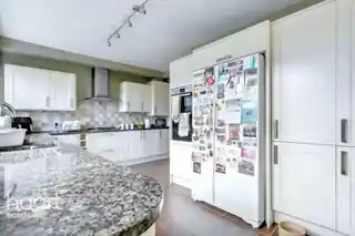 55 Seabrook Gardens, photo 4