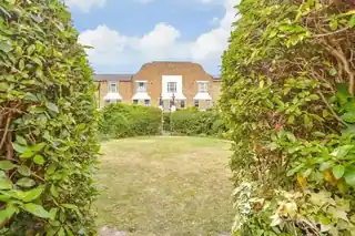 55 Sutton Square, photo 2