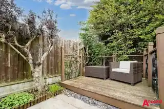 55 Wych Elm Close, photo 4