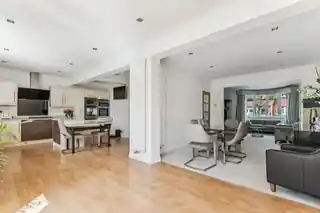 56 Elm Drive, photo 4