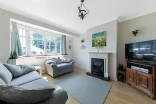 56 Hartford Road, photo 2