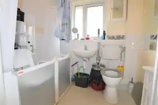 56 Kingston Lane, photo 4