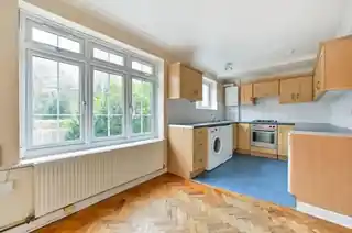 56, Lyme Court, Glenbuck Road, photo 4