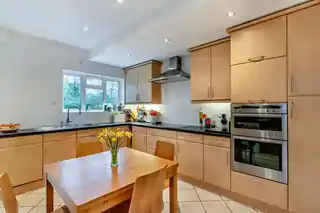 56 Murray Crescent, photo 3