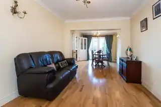 56 Pickford Lane, photo 3