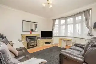 56 Roxy Avenue, photo 2