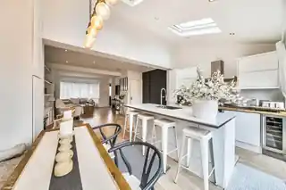 56 Shaldon Drive, photo 2