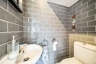 56 Shaldon Drive, photo 4