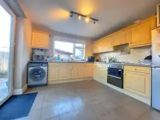56 Staines Road, photo 4