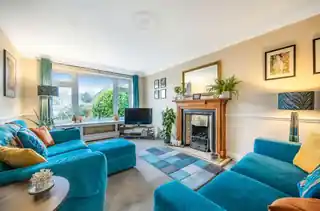 56 Sutton Crescent, photo 2
