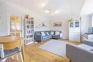 56 Wellington Road, photo 2
