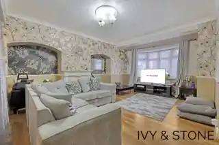 569 Becontree Avenue, photo 2