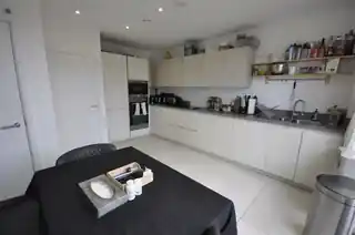 569 Wood Lane, photo 2