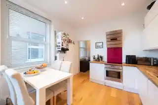 56A Kingswood Road, photo 3
