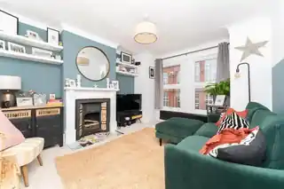 56A Oaklands Road, photo 3