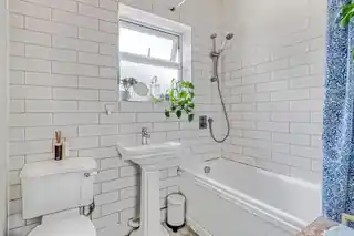 56B Aslett Street, photo 3