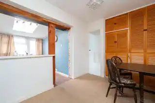 57 Alberta Avenue, photo 4
