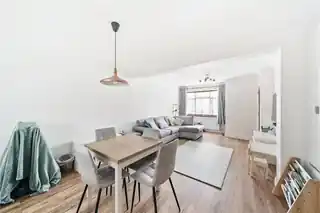 57 Belsize Road, photo 3
