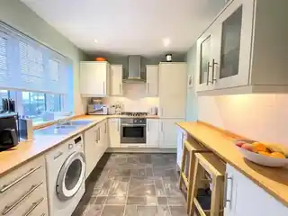 57 Carshalton Park Road, photo 3