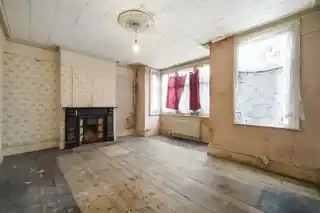 57 Clifford Gardens, photo 3